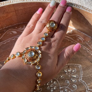 Hath Phool gold bangle hath panja Hath Phool Indian Jewelry | Pakistani Jewelry | Hand Harness | Hath Panja | Indian Hand Jewelry  Hath Paan