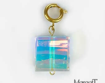 Ciondolo iridescente con riflessi rosa