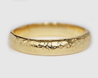 Alianza de boda para hombre facetada con textura rugosa de oro de 14 k, conjunto de anillo de boda en estilo martillado