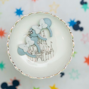 Pendientes de orejas de Minnie / Inspirados en EPCOT / Pendientes medianos de arcilla polimérica ligera /