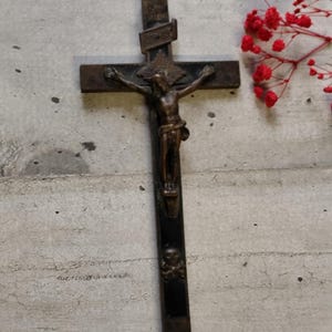 Antique large pectoral cross crucifix inlaid in ebony wood, skull and crossbones, Napoleon III