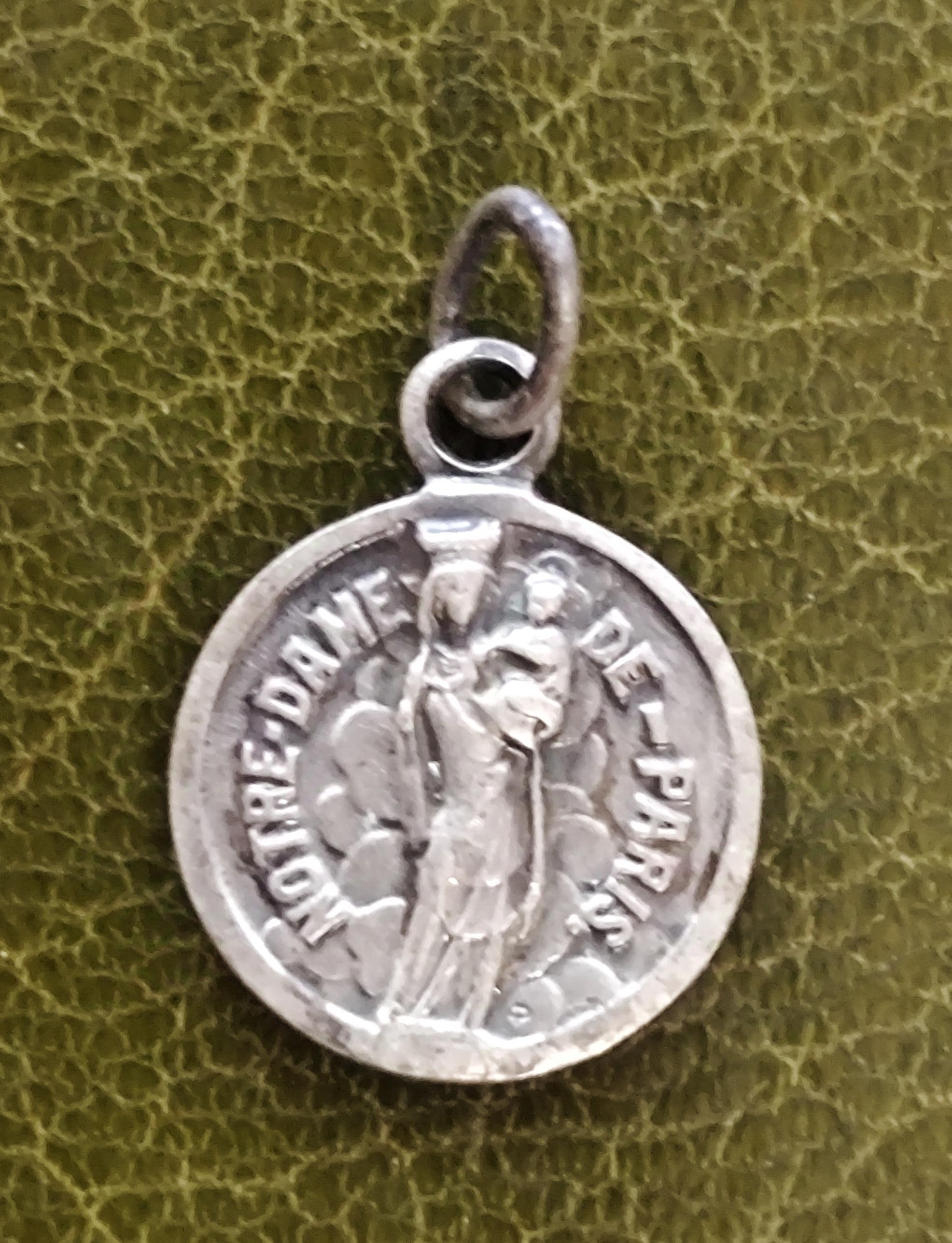ANCIENNE MEDAILLE RELIGIEUSE Notre Dame des victoires Jésus Christ 10
