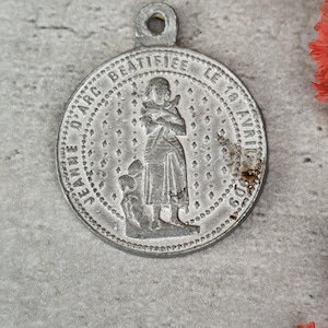 Seltene antike religiöse Medaille der Jeanne d&#39;Arc aus Aluminium