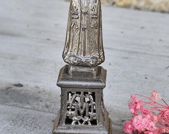Handgeschnitzte Rosenquarz Jungfrau Maria Statue – 8,8–9,2 Cm, Religiöse Deko & Geschenk