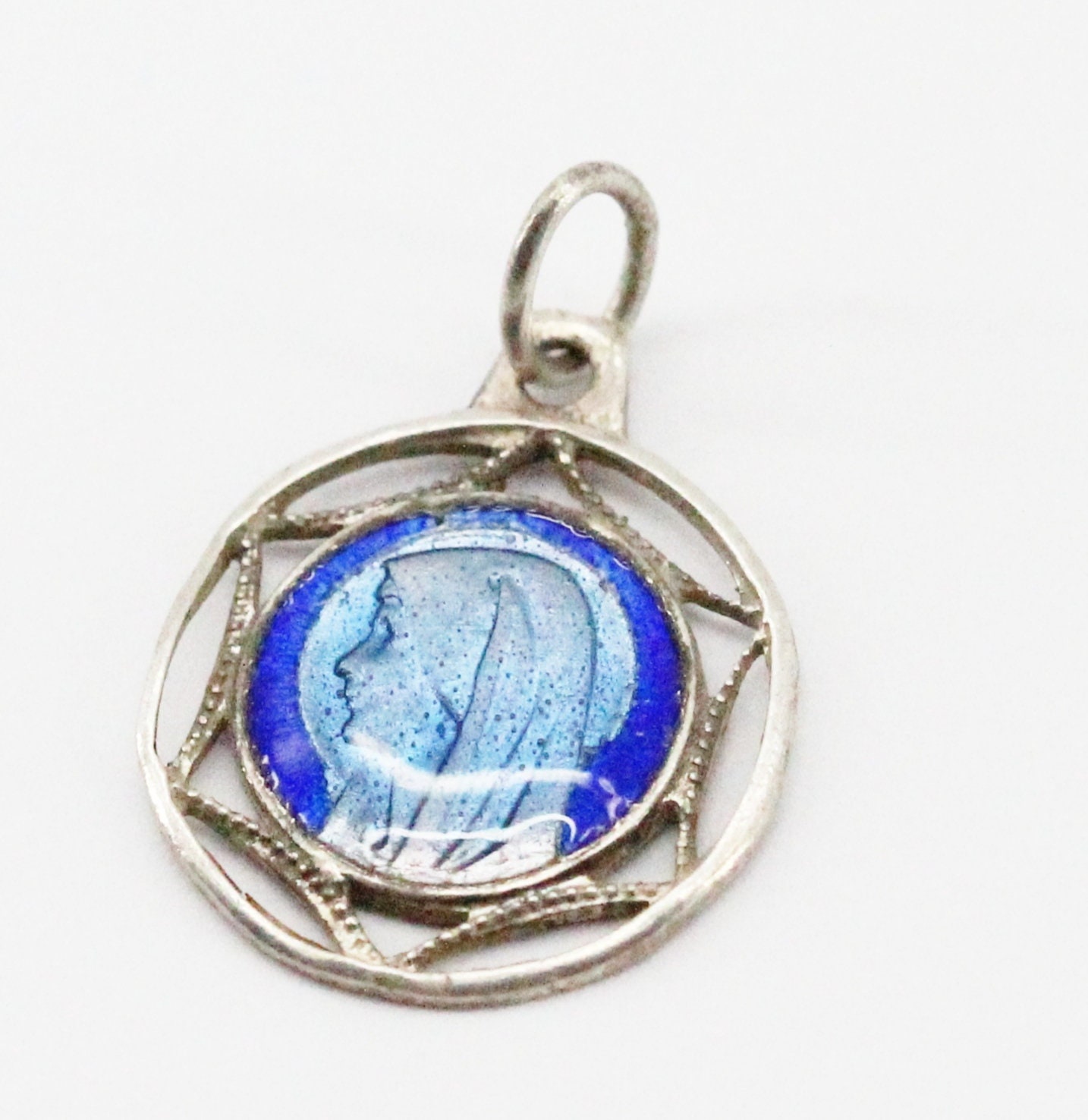 Medaille Notre Dame de Lourdes en Email Bleu