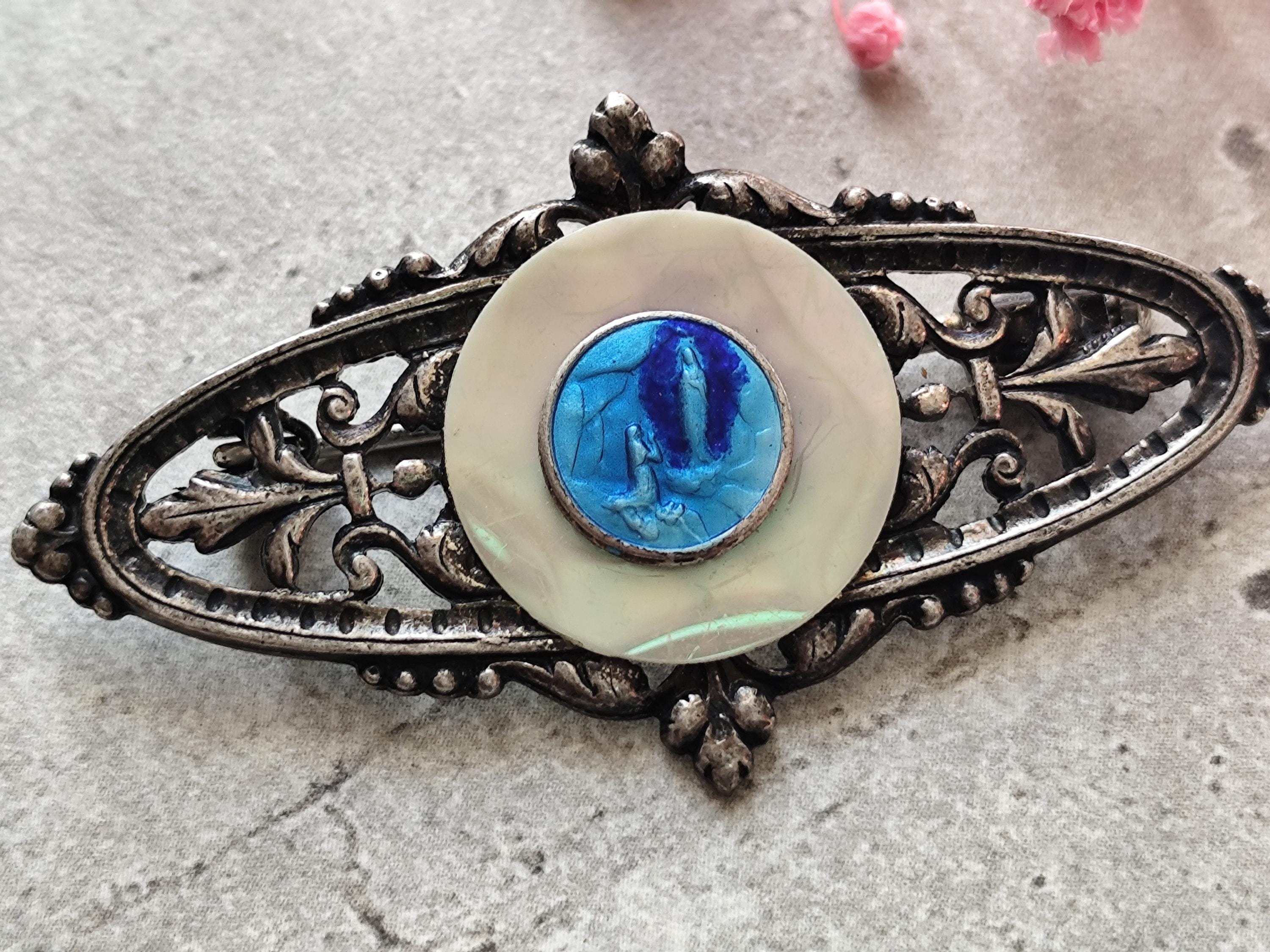 Délcate et robuste : cuvre, chane, crochet, perles, entretoses, perle de verre, donut en Délcate et robuste : cuvre, chane, crochet, perles, entretoses, perle de verre, donut en