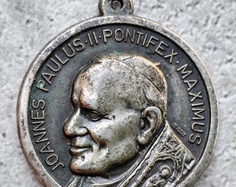 Vintage Johannes Paul II. Medaille, Regina Poloniae, versilberter religiöser Anhänger aus Metall, katholisches Souvenir aus Italien