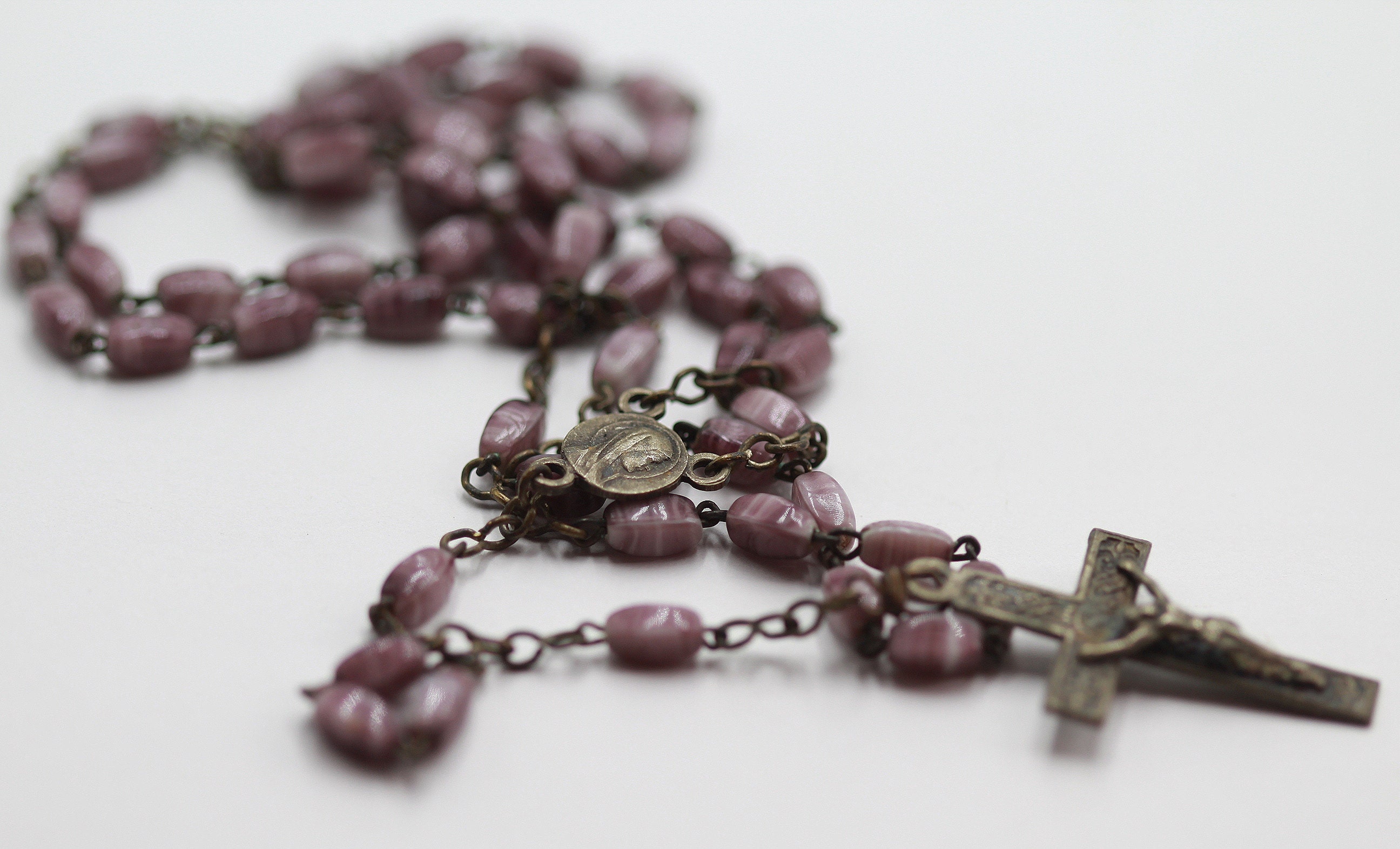 Antique Chapelet de Lourdes Violet