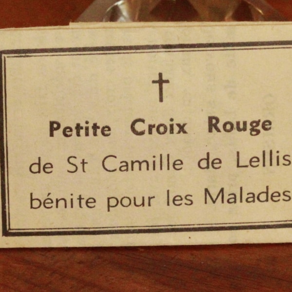 Rare petite croix rouge en feutre de sainte Camille de Lellis bénite pour les malades