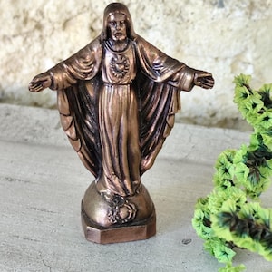 jesus christ statue