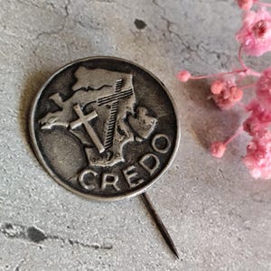 rare pilgrimage montfortain brooch