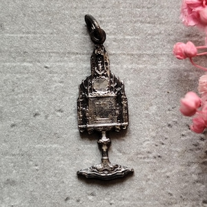 Religious antique catholic silvered medal pendant medallion Holy charm medallion monstrance ostensory of Bois Seigneur in Belgium