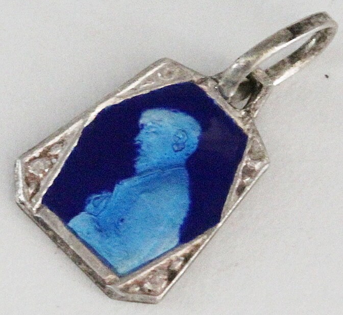 Ancienne Médaille Religieuse en Email