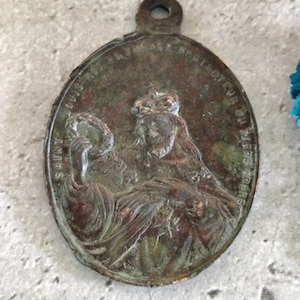 Rare religious medal of Saint Louis and the Holy Family in brass