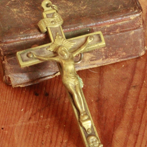 rare croix pectorale tête de mort