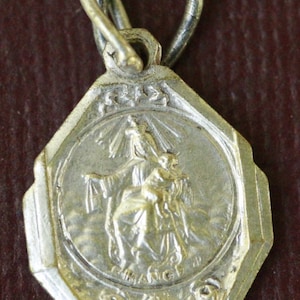 scapular medal