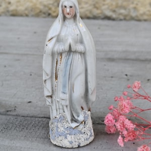 Virgin mary statue