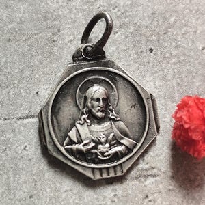 scapular medal