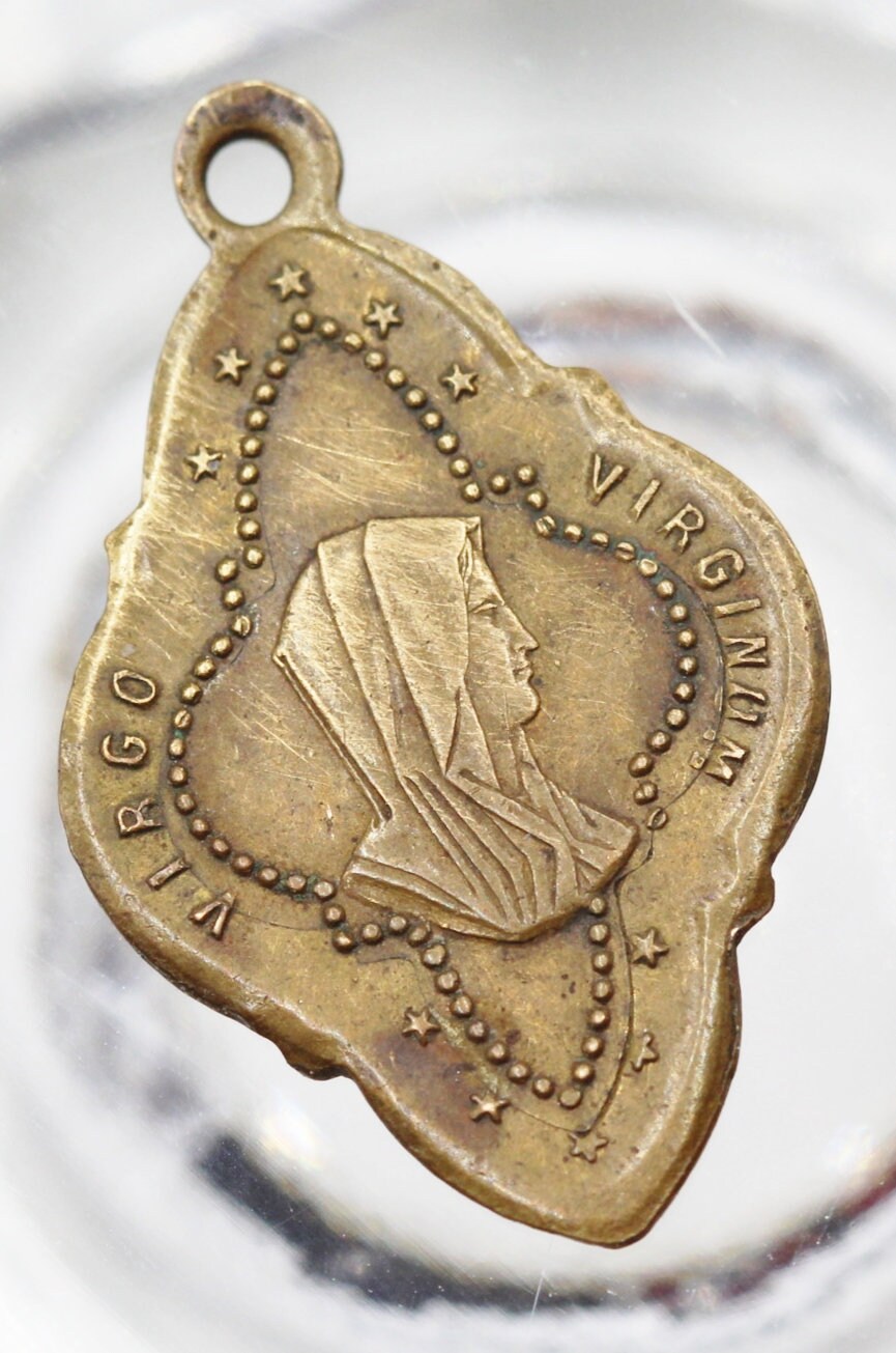 Ancienne Médaille Religieuse Notre Dame de Lourdes