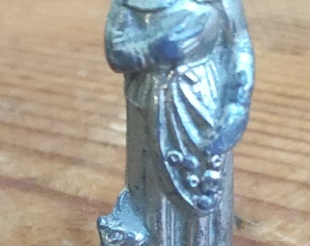 Rare petite statue de sainte Germaine