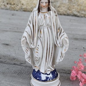 Virgin mary statue