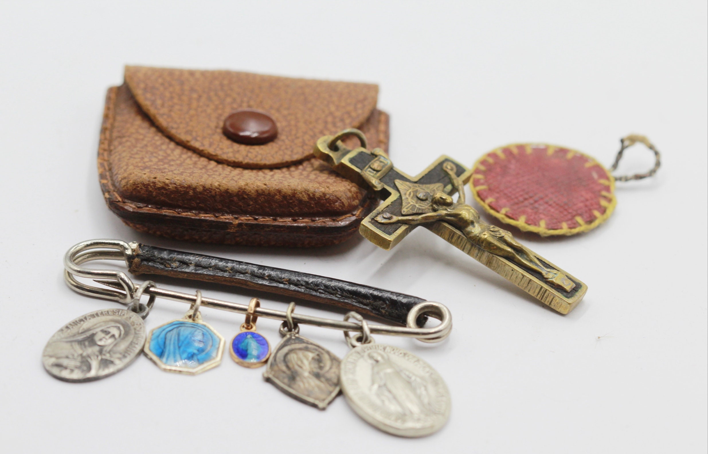 Vintage Français Médailles Religieuses , Crucifix, Ste Thérèse, Médaille Lourdes, Miraculeuse