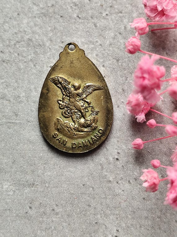 サン・ダミアーノ、バラの聖母、聖ミカエルの珍しいアンティークメダル