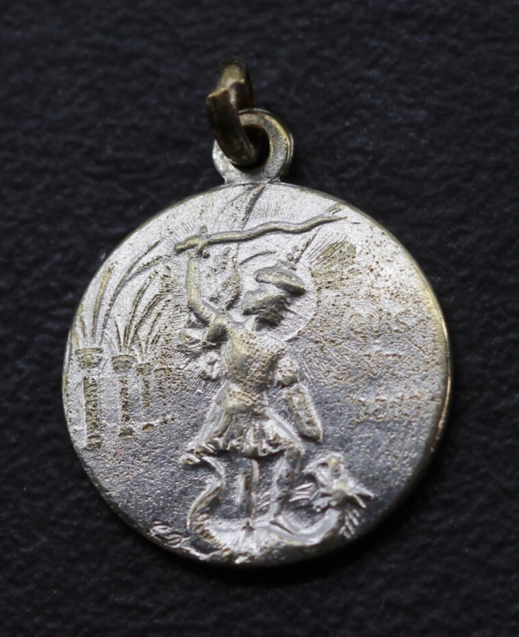 Rare Médaille Saint Michel
