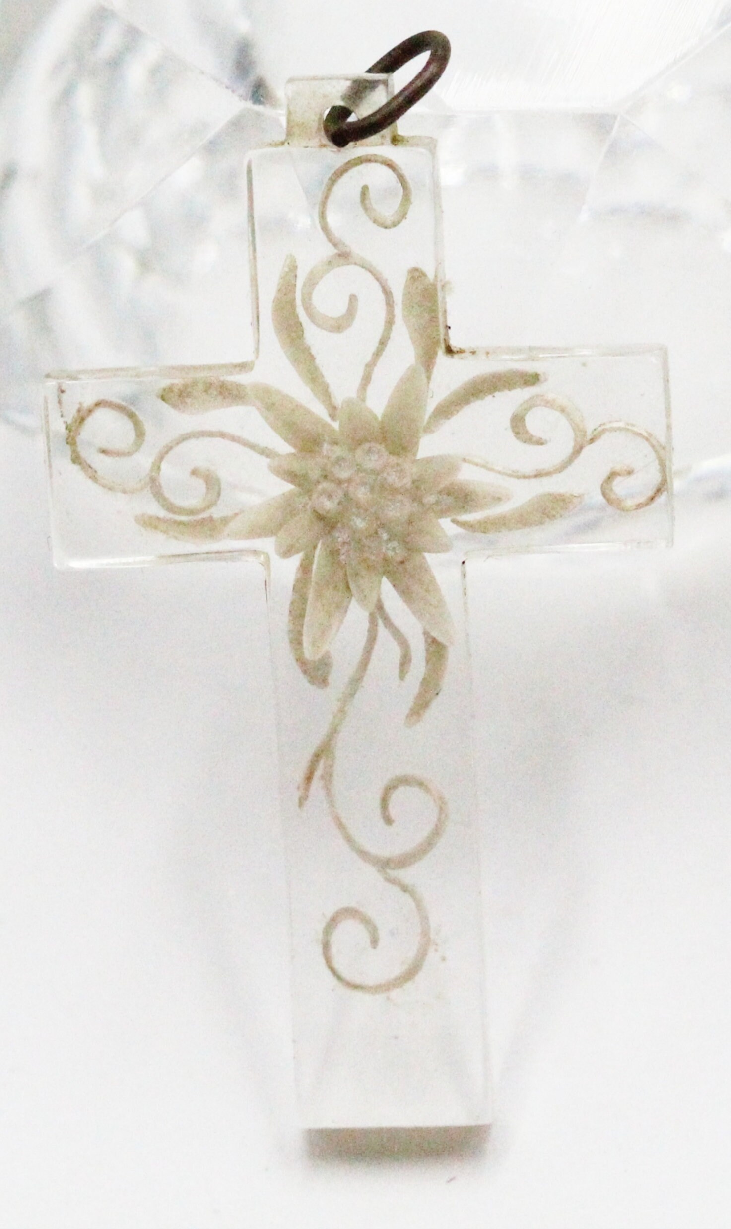 Rare Croix Pectorale en Lucite