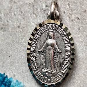 Virgin mary miraculous medal