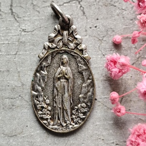 Rare art déco Virgin Mary medal