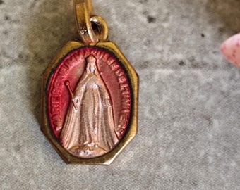 Antique religious medal of the miraculous virgin Mary in pink enamel, Mary immaculate queen of light
