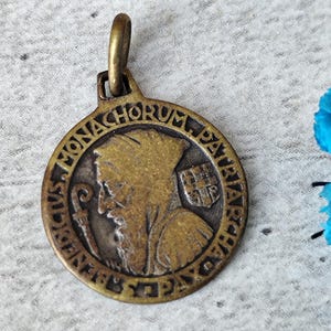 Medalla religiosa antigua de San Benito de Ferdinand Py (Medalla católica de exorcismo contra el mal)