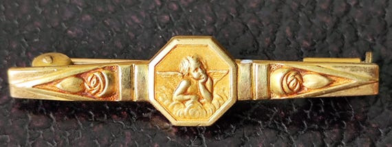 Broche Ancienne Gravée Plaqué Or - Thème Bateau, Couleur Dorée, Bon état Général
