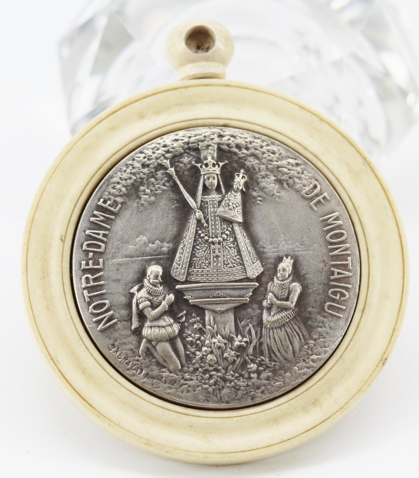 Rare Ancienne Médaille de Berceau Notre Dame Montaigu