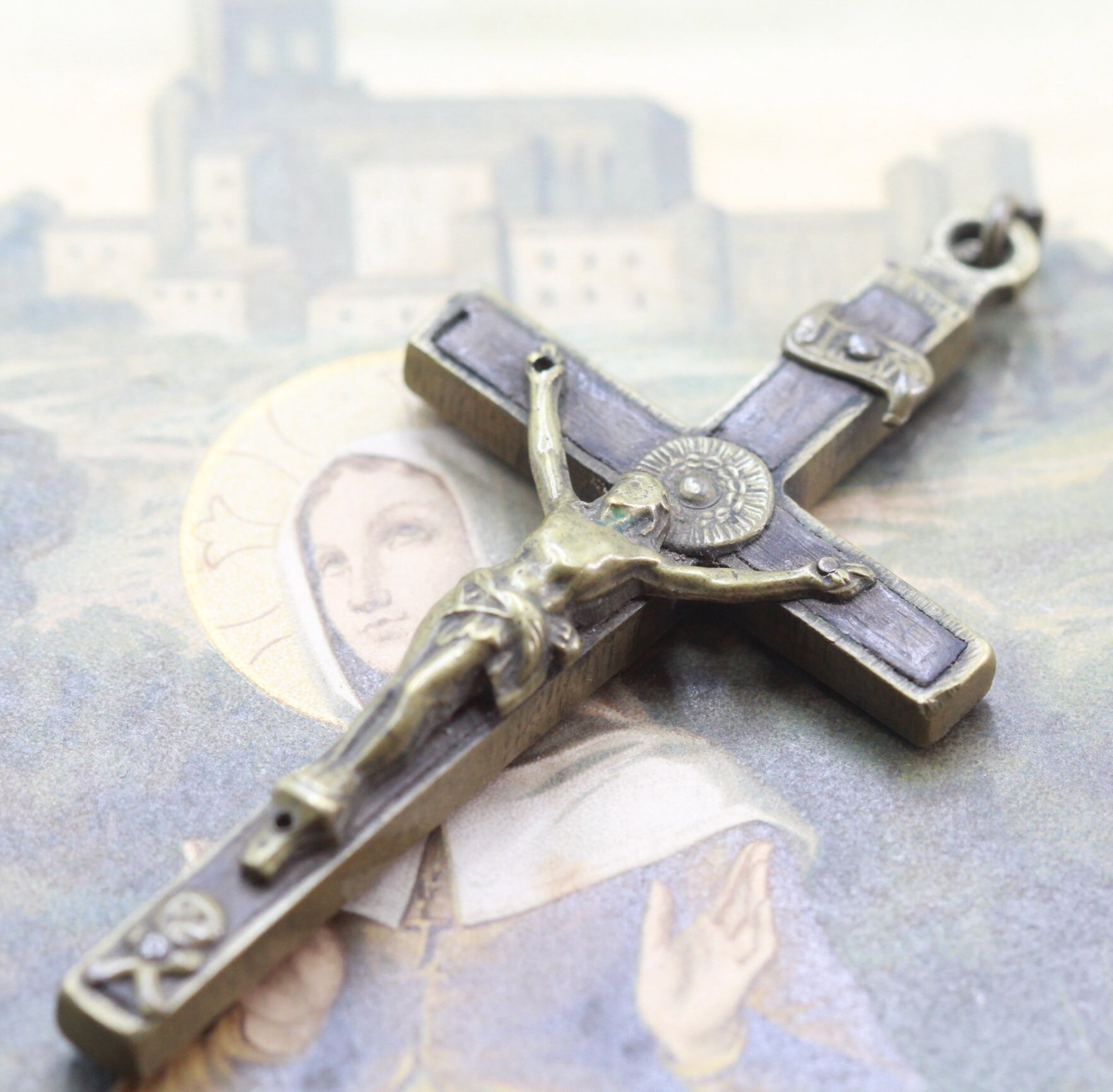 Pendentif Crucifix en Ébène et Laiton