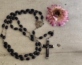 Antiguo rosario religioso de la Virgen María Lourdes Ave María