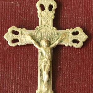 Pectoral cross