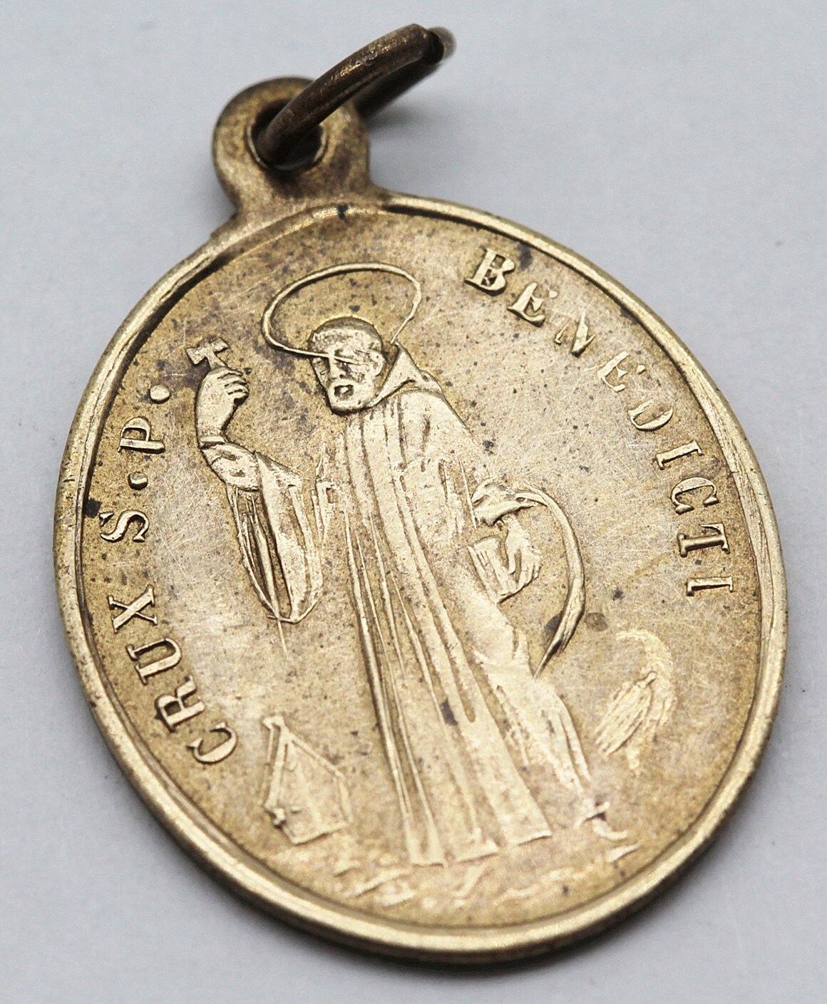 Ancienne Médaille Religieuse Saint Benoit