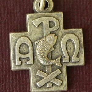 Croix de la paix PAX italienne vintage, symbole labarum ou chi-rho avec poisson