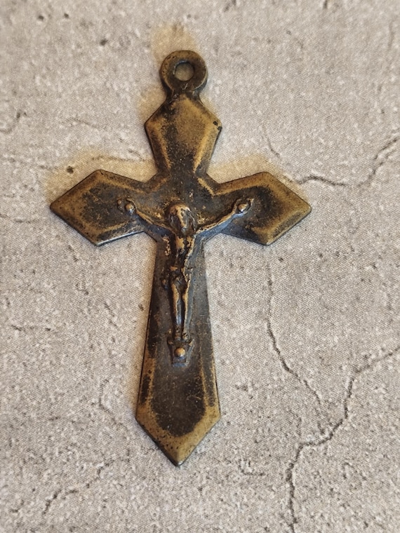 Pendentif Ancien Croix/crucifix En Bronze - Occasion En Bon état - Pièce Religieuse Vintage