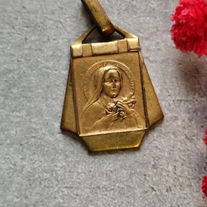 saint therese medal
