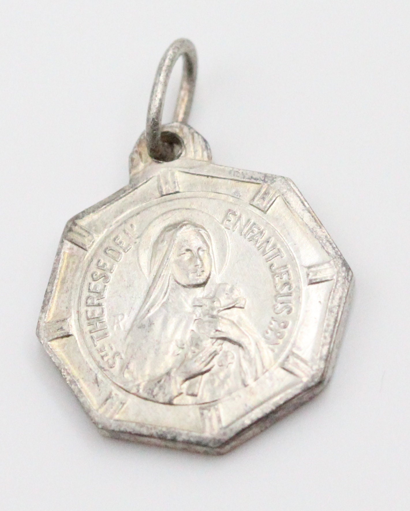 Ancienne Médaille Religieuse Sainte Thérèse