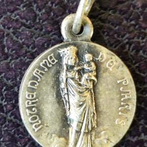 Antica medaglia religiosa cattolica francese di Notre Dame de Paris e della cattedrale di Notre Dame de Paris