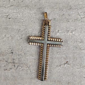 cross pendant