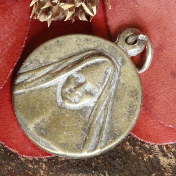 rare  Blandine schwester medal