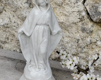 Estatua antigua de la Virgen María de 17 cm – Porcelana religiosa vintage – Figura católica blanca