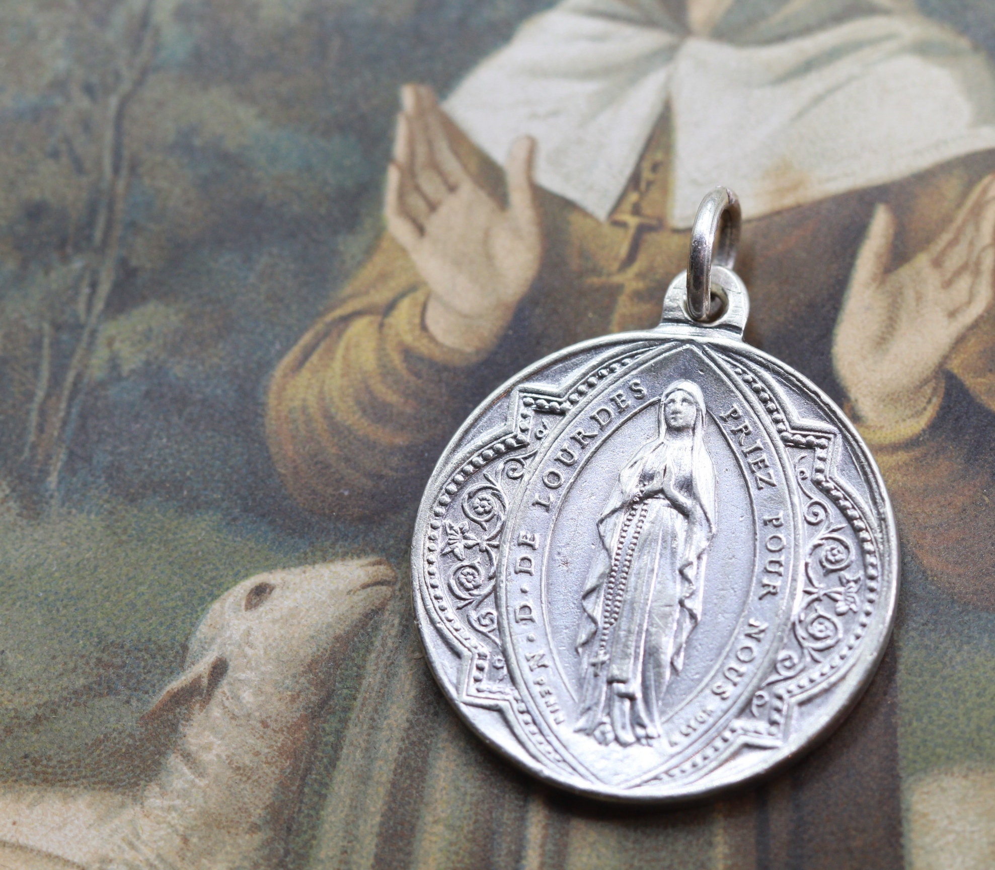 Rare Médaille Notre Dame de Lourdes et Jésus Christ