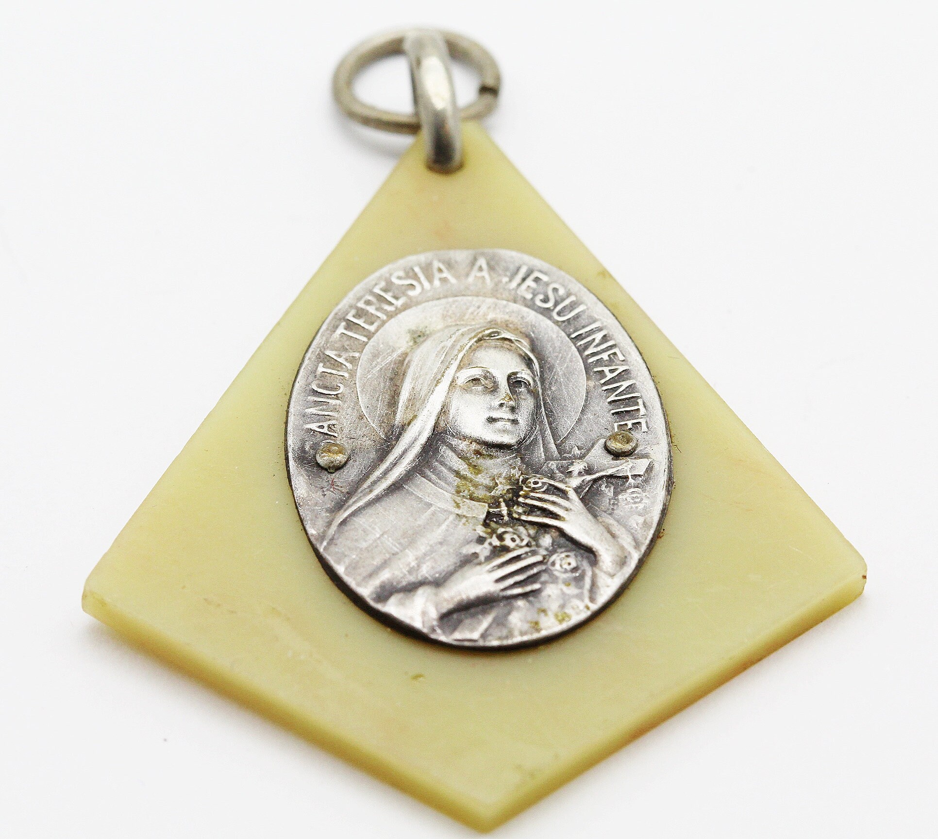 Rare Ancienne Medaille de Berceau Sainte Thérèse en Celluloïd