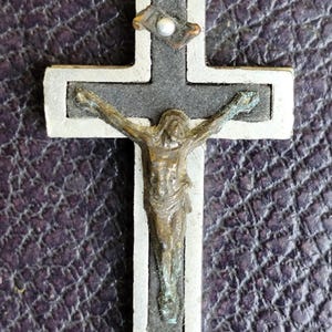 rare reliquary cross pulveris caracombis